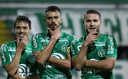 Vídeo: Chape vence o Paraná e reassume a liderança da Série B  