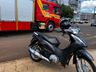 Mulher fica ferida em colisão entre caminhão e motocicleta em São Miguel do Oeste