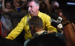 Bolsonaro passa por cirurgia no intestino em Brasília