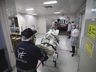 Média de mortes por covid-19 no Brasil recua pelo terceiro dia