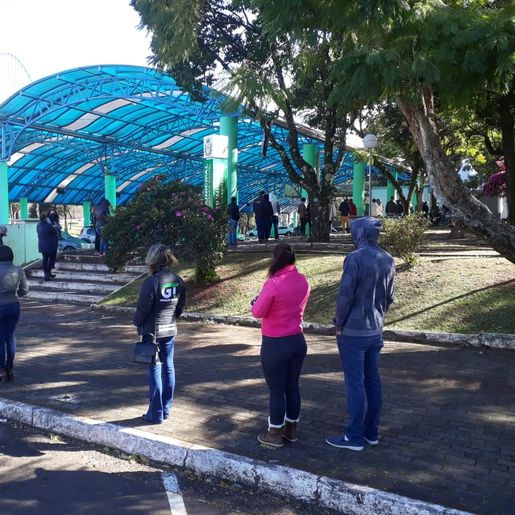 Vacinação de pessoas com 20 anos inicia nesta quinta-feira em SMOeste