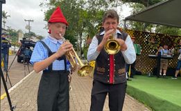 VÍDEO: Musikantentreffen reúne diversos músicos na 42ª Oktoberfest
