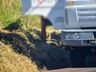 Ciclista fica gravemente ferida ao ser atingida por sapata de caminhão em SMOeste 