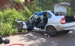 Mulher morre em colisão entre dois carros e duas motos na BR-282 em Pinhalzinho