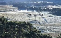 1° amanhecer da primavera tem termômetros perto de 0°C e geada na Serra catarinense