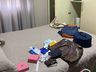 VÍDEOS: Criminosos arrombam casa e levam dinheiro, joias e roupas em SMOeste 