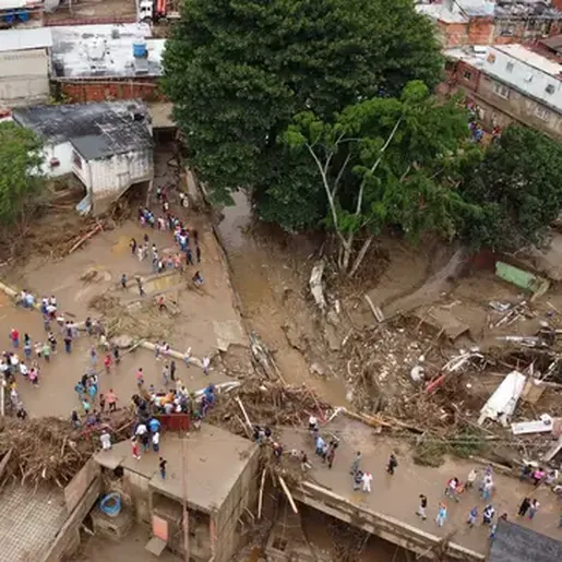 Deslizamento na Venezuela deixa ao menos 22 mortos e 52 desaparecidos