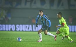 Grêmio deixa escapar chance de sair do Z-4 com empate contra Palmeiras