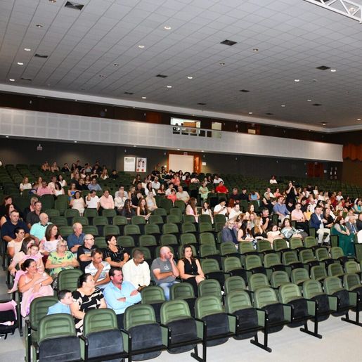 Colégio Unoesc celebra formatura da primeira turma de Ensino Médio em SMO