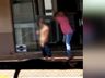 VÍDEO: Jovem mostra genitais no Centro de Xanxerê e é agredido
