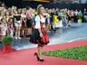 Tainá Dill é a rainha da 42ª Oktoberfest
