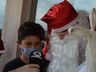 Campanha “Um presente de Natal” reúne crianças para entrega de presentes