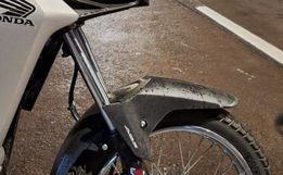 Motociclista fica ferido em colisão com carro no centro de Itapiranga