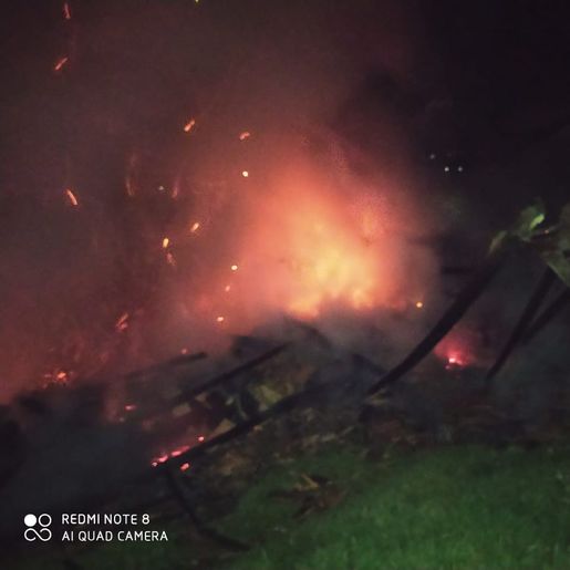 Galpão fica parcialmente destruído por incêndio no interior de Itapiranga