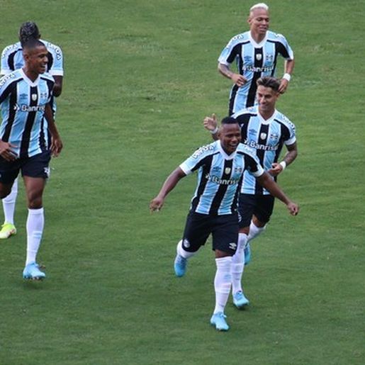 Na estreia dos titulares, Grêmio vence o São José e segue invicto no Gauchão