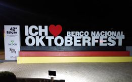 Inauguração de letreiro turístico em Linha Becker é atração da 42ª Oktoberfest