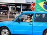 Ao som do Hino Nacional manifestantes realizam parada no trevo da BR-282 