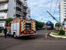 VÍDEO: Caminhão derruba dois postes no centro de São Miguel do Oeste