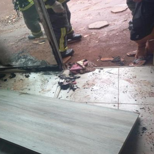 Homem coloca fogo na casa da mãe e é preso em flagrante 