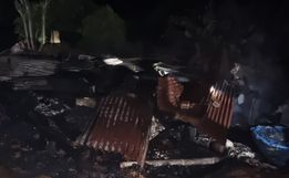 Incêndio destrói casa de madeira no interior de Iporã do Oeste