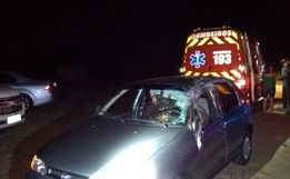 Motorista foge após colidir caminhão em dois veículos na BR-163