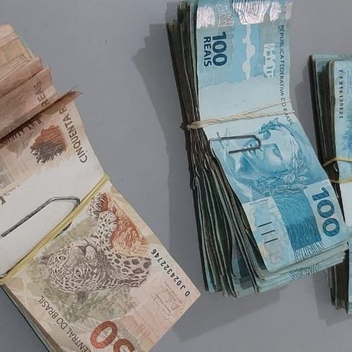Catadores acham mais de R$ 35 mil em cofre deixado para sucata pela PC, e devolvem