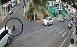 VÍDEO: Jovem pula de carro em movimento após assédio de motorista