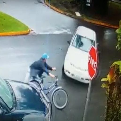 VÍDEO: Ciclista escapa de atropelamento por motorista embriagado em SC