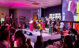 Coral Watoto emociona público em São Miguel do Oeste em apresentação inédita 