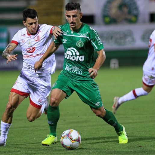 Chape empata em casa mas continua na liderança isolada da Serie B 