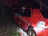 Motorista capota carro carregado com drogas e fica ferido em Saltinho 