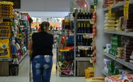Bolsonaro volta a pedir que mercados segurem preço dos alimentos