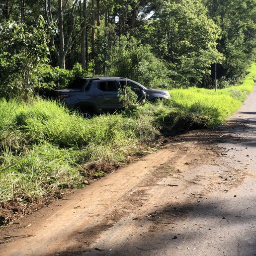 Colisão entre carro e caminhão deixa cinco feridos   