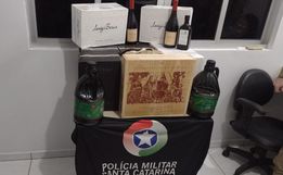 Fiscalização da PM encontra 72 garrafas de vinho e azeite de origem irregular em SMO