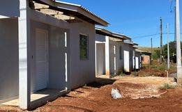 Reta final das obras das Casas Populares em Campo Erê 