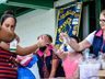 Crianças recebem presentes do Natal Solidário em São Miguel do Oeste