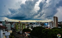 Santa Catarina tem risco alto para temporais com granizo, raios e ventania; veja detalhes