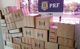 PRF flagra vinhos importados ilegalmente em caminhão dos Correios em SMOeste