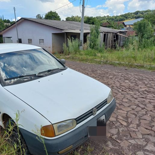 Carro furtado em Iraceminha é encontrado abandonado em Descanso
