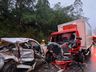 Pai e filho morrem em grave acidente entre caminhonete e caminhão na BR-282