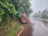 Deslizamento gera alerta para motoristas na ITG-070 em Itapiranga