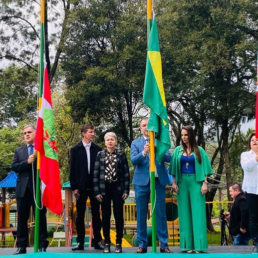 ITAPIRANGA: Desfile de Sete de Setembro reúne grande público; fotos 