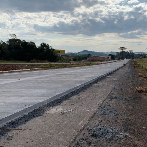 BR-163: oito quilômetros da rodovia já foram pavimentadas; assista