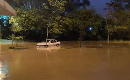 Chuva causa mortes, bloqueia rodovias, suspende aulas e causa estragos em SC