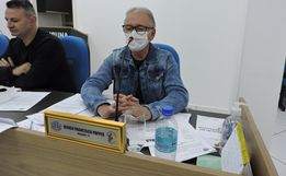 Câmara rejeita projeto que visava divulgar lista de vacinados contra Covid-19
