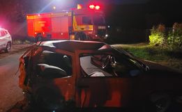 Homem é ejetado de veículo em capotamento no interior de Guaraciaba
