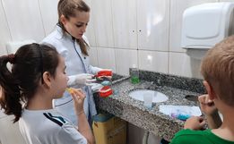 Alunos de Iporã do Oeste participam de projeto sobre higiene bucal