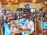 Após sucesso de rifa, alunos de escola celebram Dia das Crianças em pizzaria