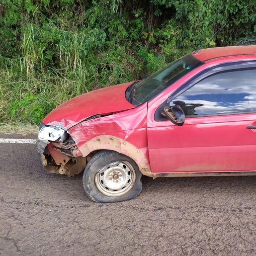 Colisão entre dois veículos deixa idosa ferida na SC-305