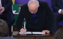 Lula assina medida provisória para taxar fundos de super-ricos